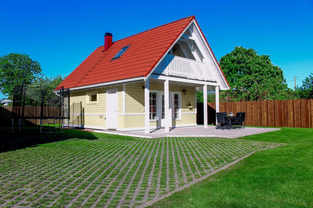 Kasekese Holiday Home With Sauna And Garden Kuressaare Ngoại thất bức ảnh